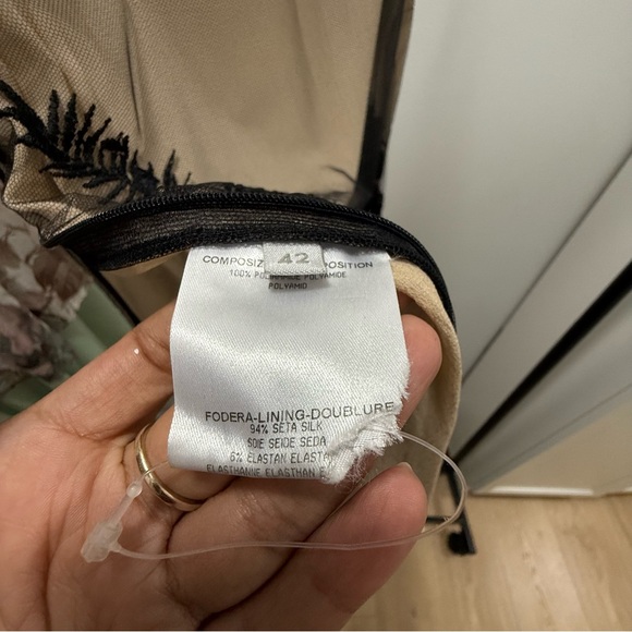 Alexander McQueen Elegant Black Floral Embroidered Silk Top - Picture 10 of 16